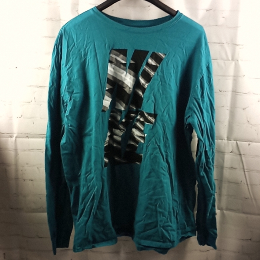 Nike Tee